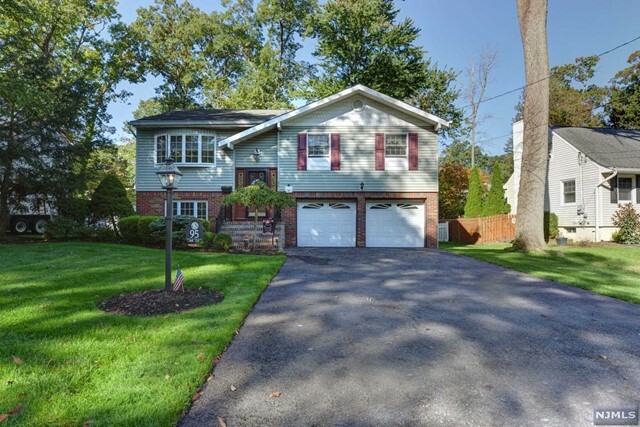 Property Photo:  95 Beechwood Drive  NJ 07470 