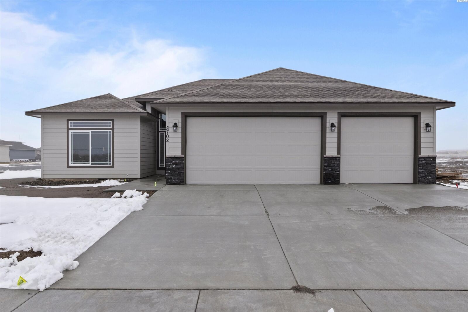 Property Photo:  8702 Dusty Maiden Dr  WA 99301 