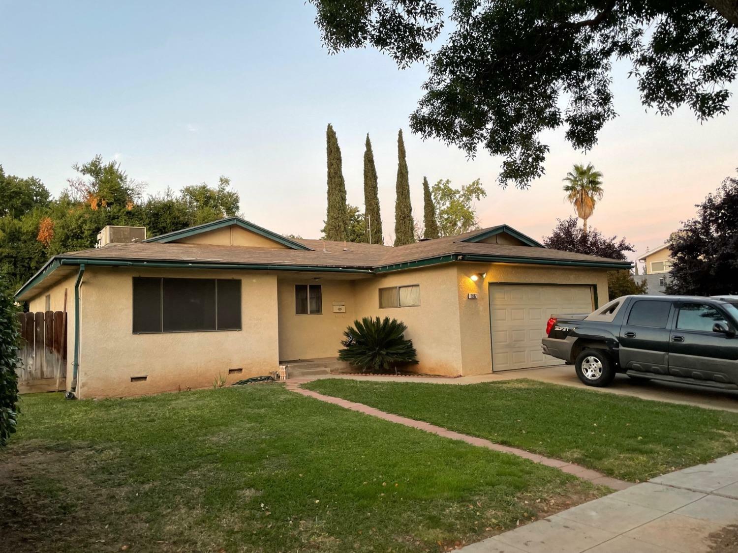 Property Photo:  1682 E Paul Avenue  CA 93710 