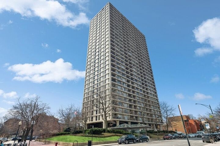 1960 N Lincoln Park West 2311  Chicago IL 60614 photo