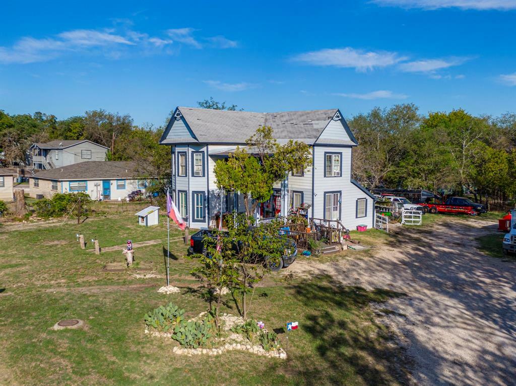 Property Photo:  611 N 4th Street  TX 76065 