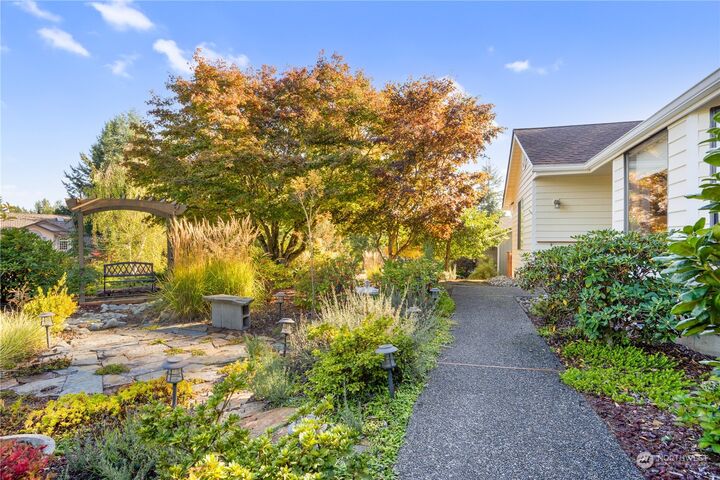 Property Photo: 1611 Easthill Place NW WA 98502