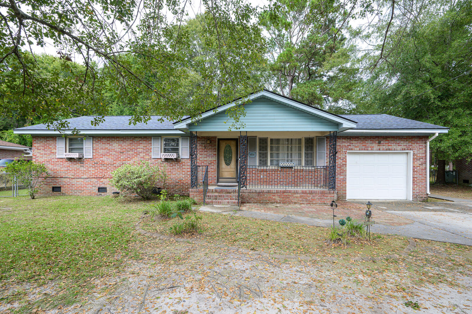 Property Photo:  406 Cleveland Street  SC 29483 