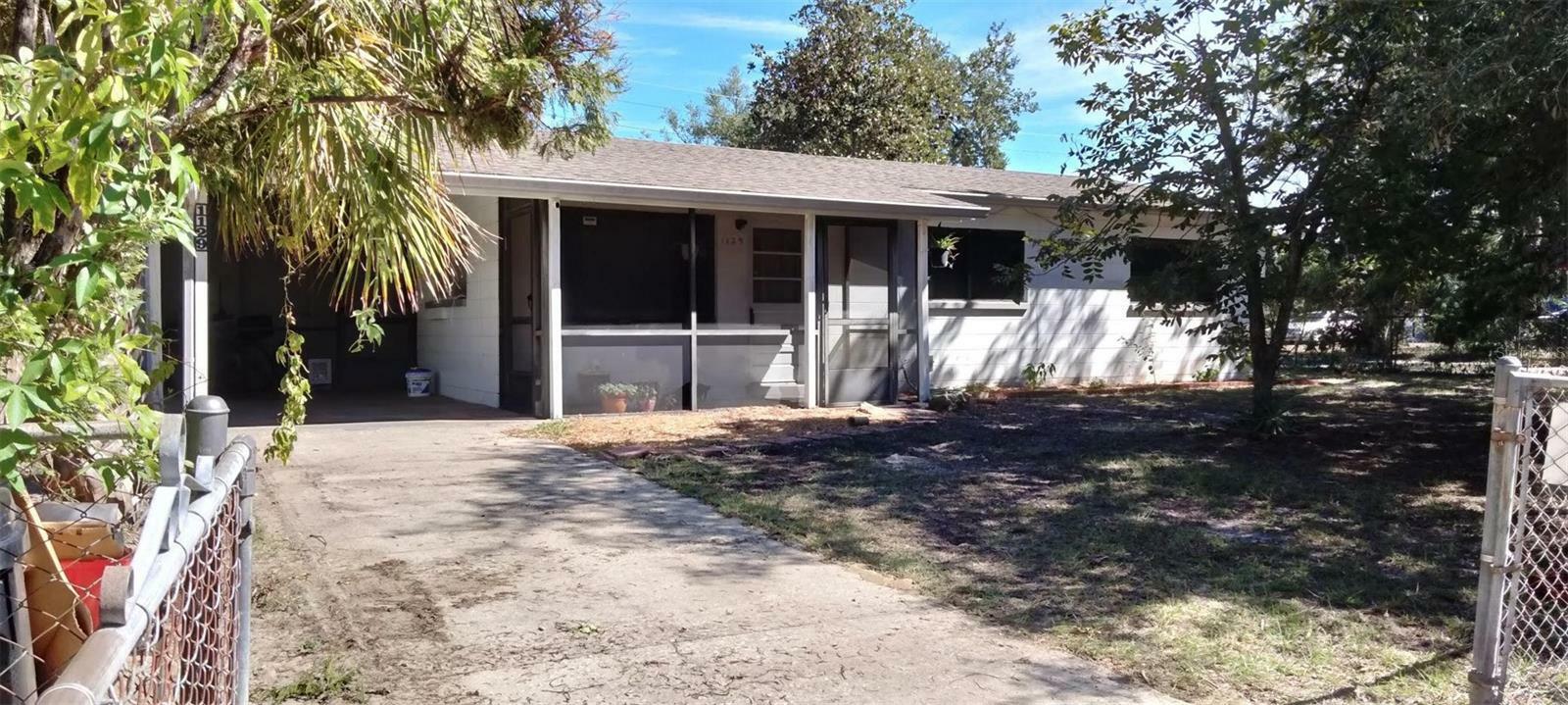 Property Photo:  1129 SE 18th Terrace  FL 32641 