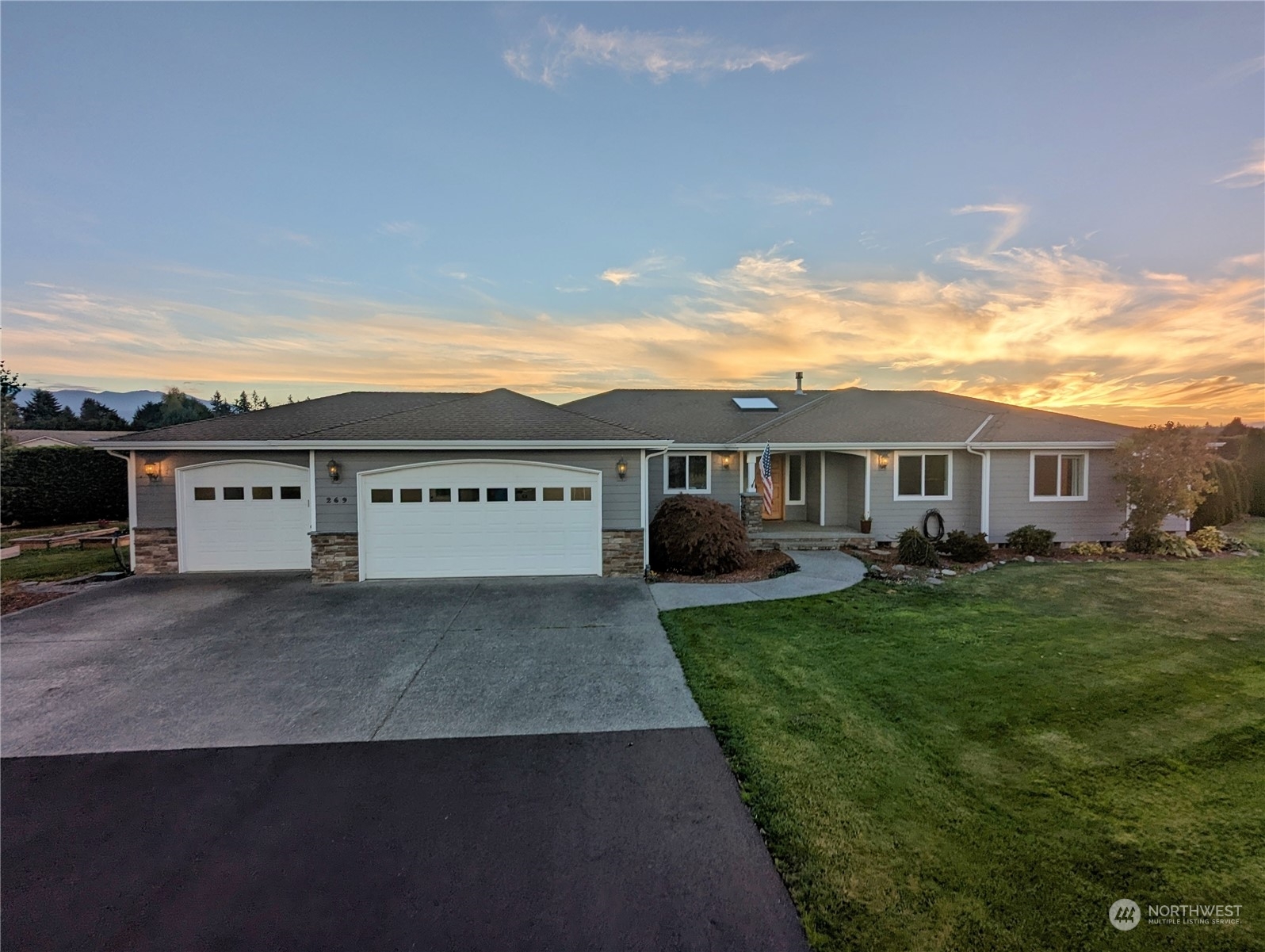 Property Photo:  269 Livengood Lane  WA 98382 