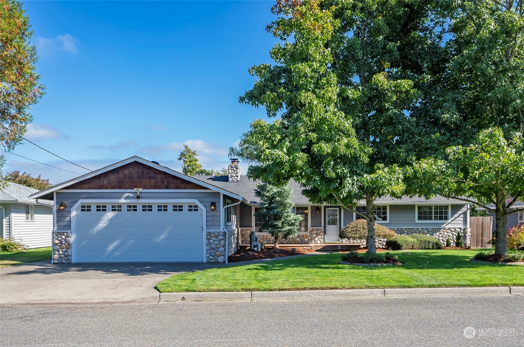 Property Photo:  823 18th Street SW  WA 98371 