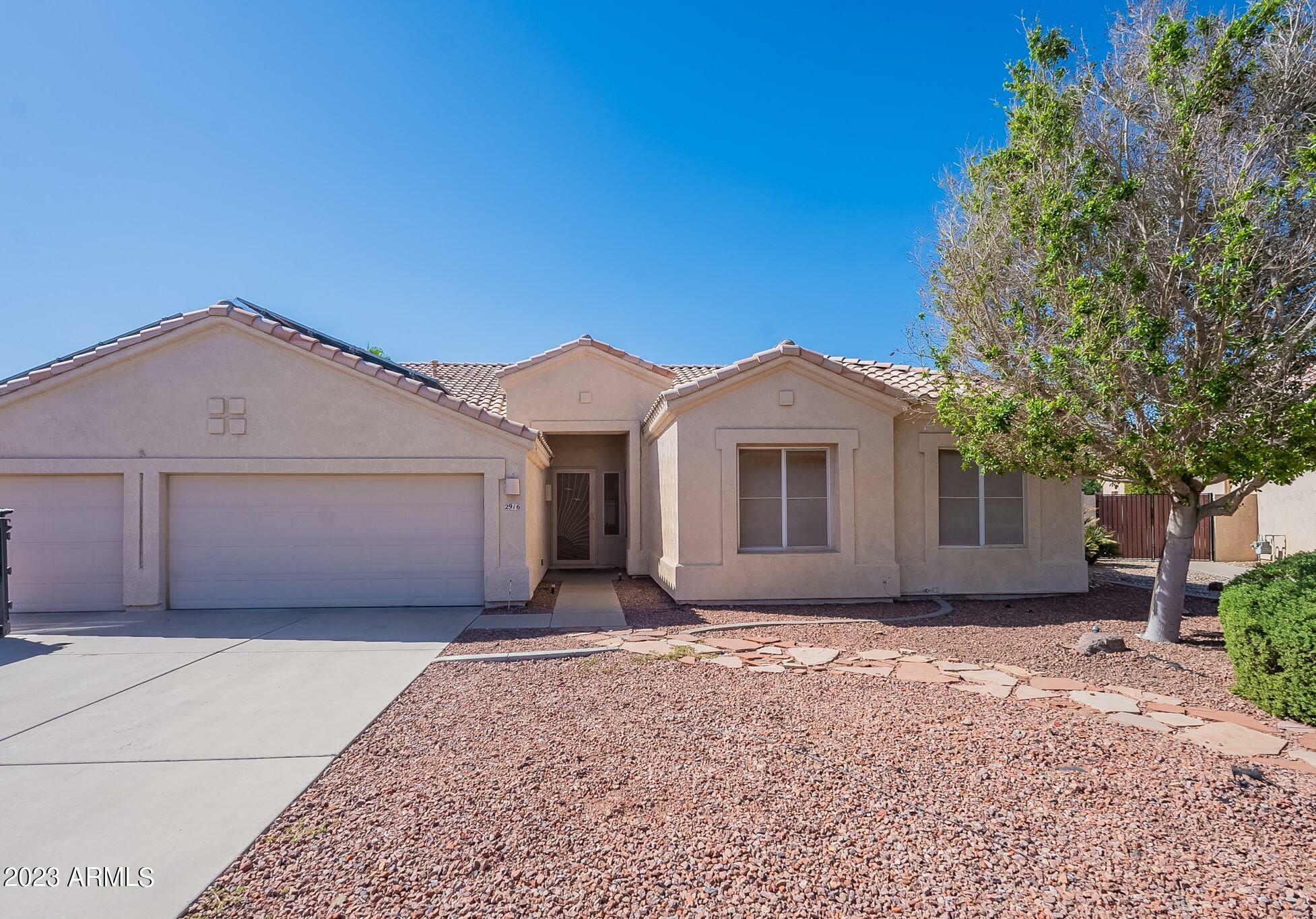 Property Photo:  2916 N 111th Lane  AZ 85392 