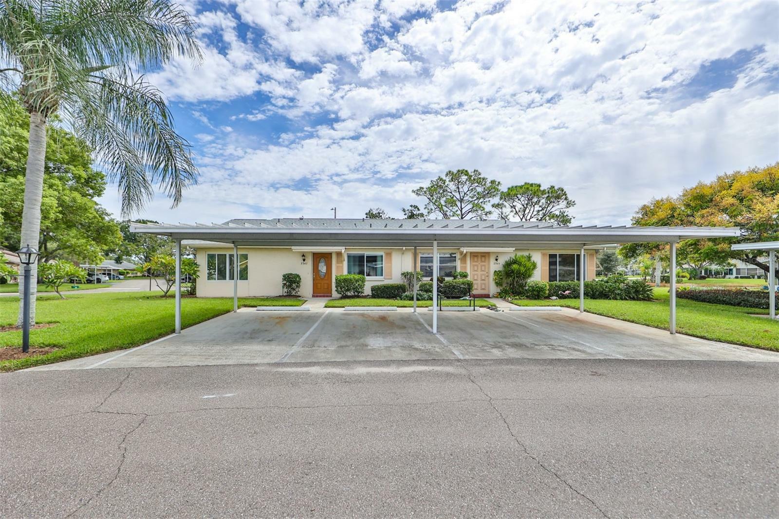 Property Photo:  2347 Glenmore Circle  FL 33573 