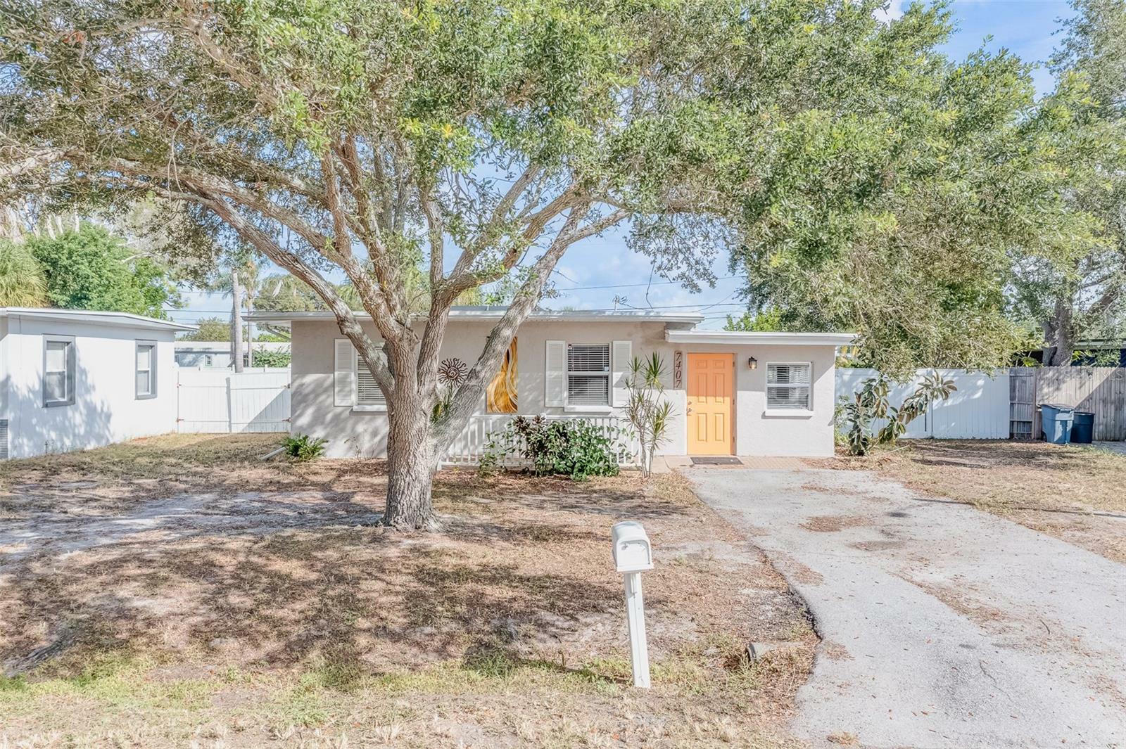Property Photo: 7407 41st Avenue N FL 33709