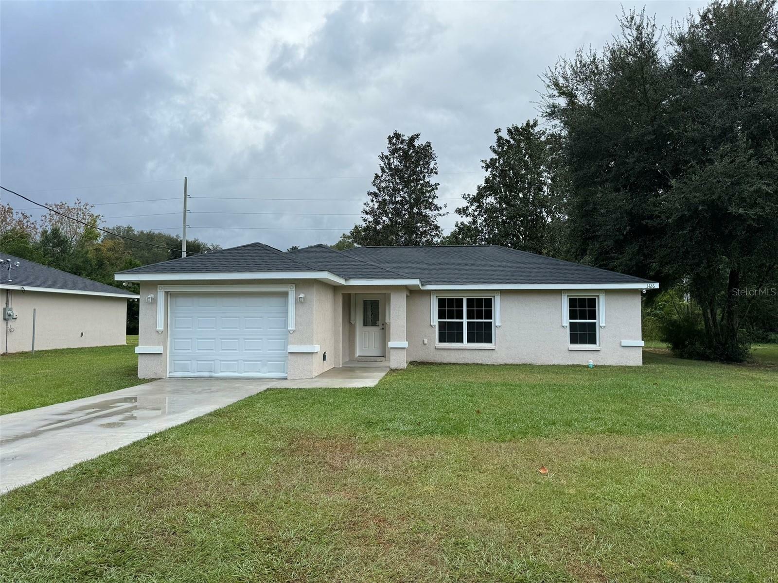 Property Photo:  3126 SE 144th Place  FL 34491 