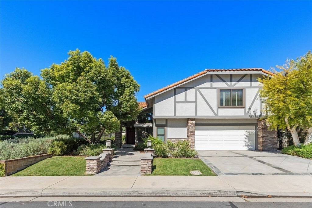 Property Photo: 5 Vispera CA 92620