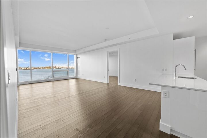 Property Photo: 22 Liberty Dr 4D MA 02210