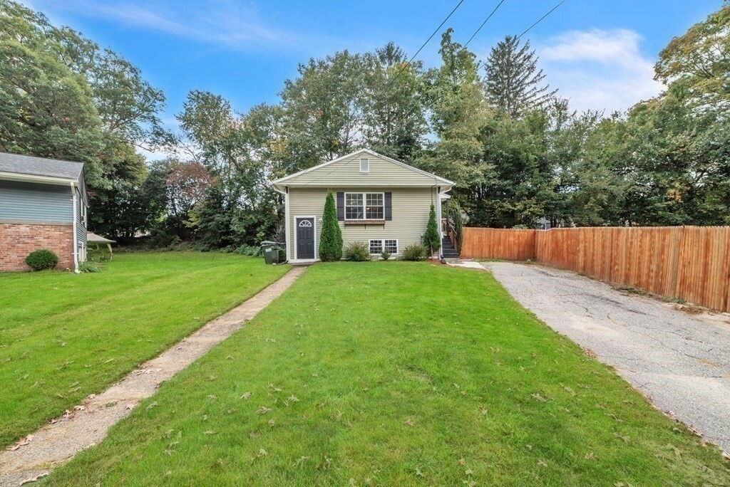 Property Photo: 5 Oak Tree Ln MA 01570