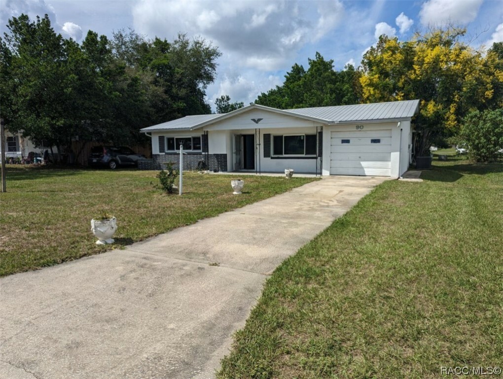 Property Photo:  90 S Lincoln Avenue  FL 34465 