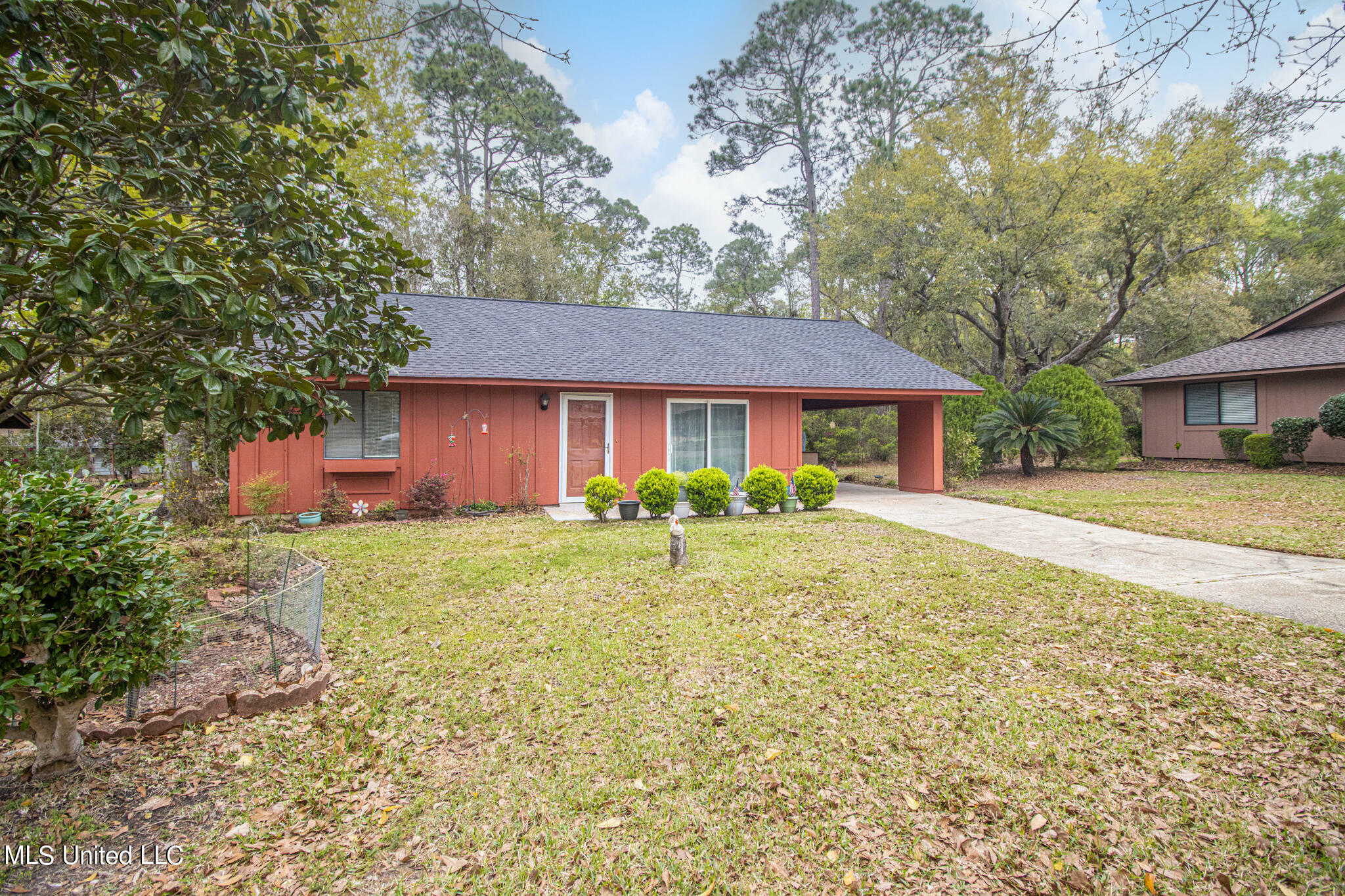 Property Photo:  2 Possum Way  MS 39525 