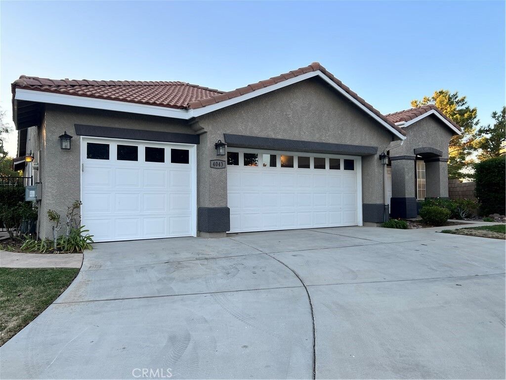 Property Photo: 4043 Cocina Lane CA 93551