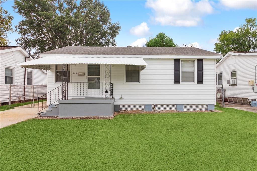 Property Photo: 625 Tucker Avenue LA 70121