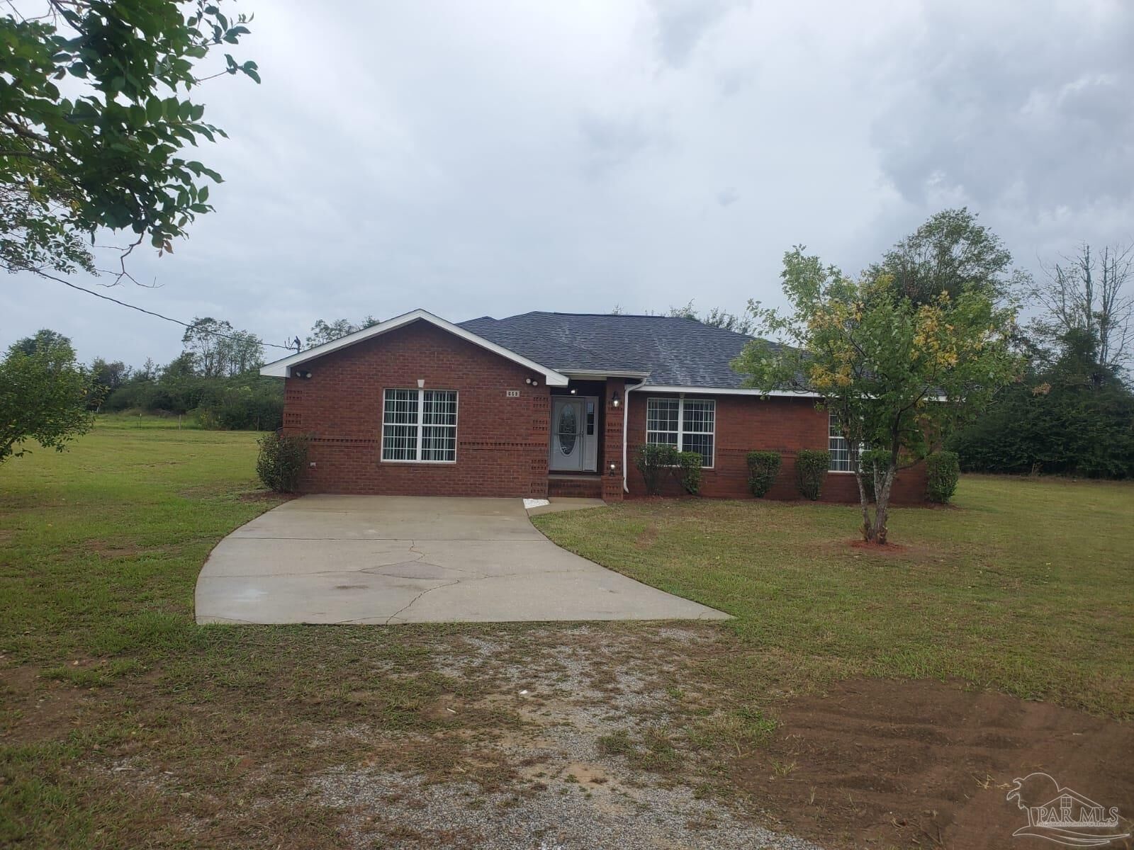 Property Photo: 659 Griswold Rd FL 32565