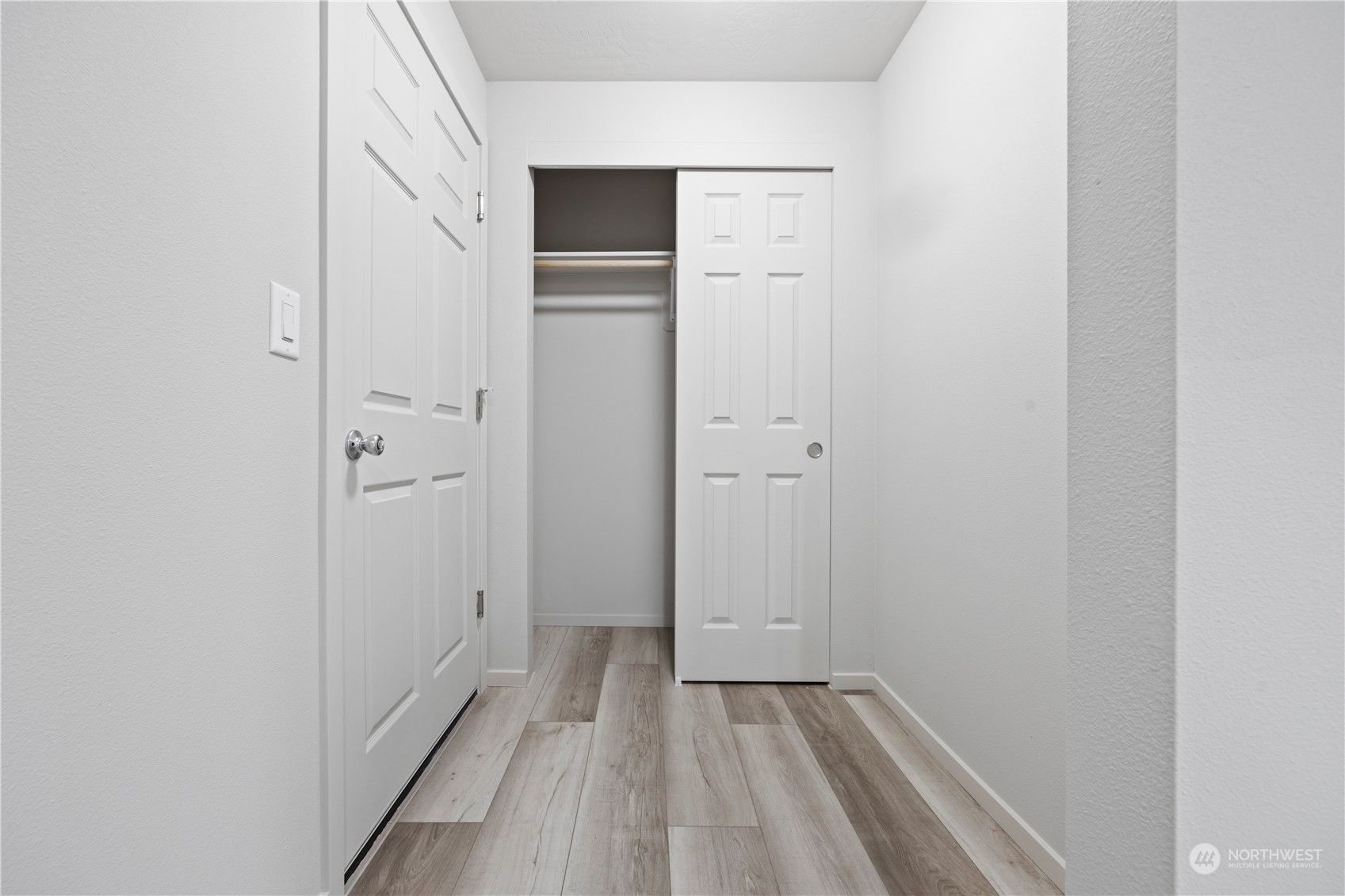 Property Photo: 832 E Cascade Street WA 99344