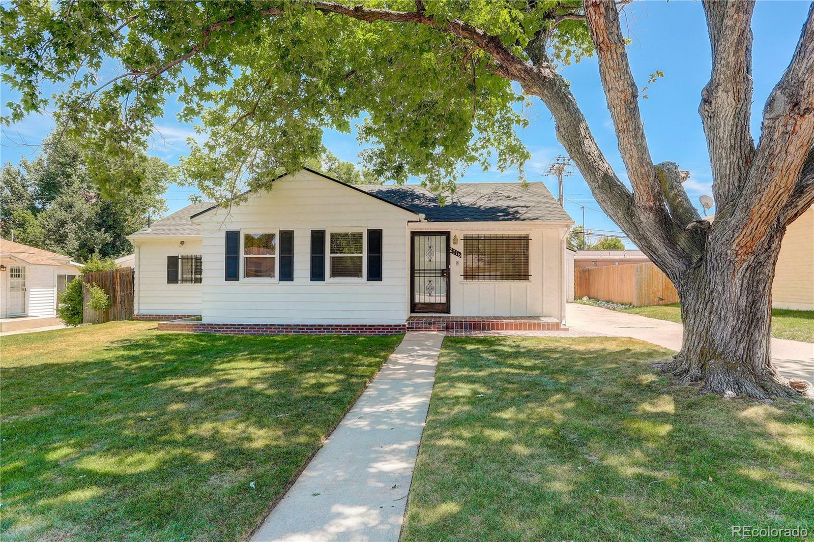 Property Photo: 2716 S Harrison Street CO 80210