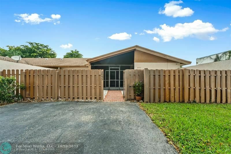 Property Photo:  2095 SW 24th Cir  FL 33426 