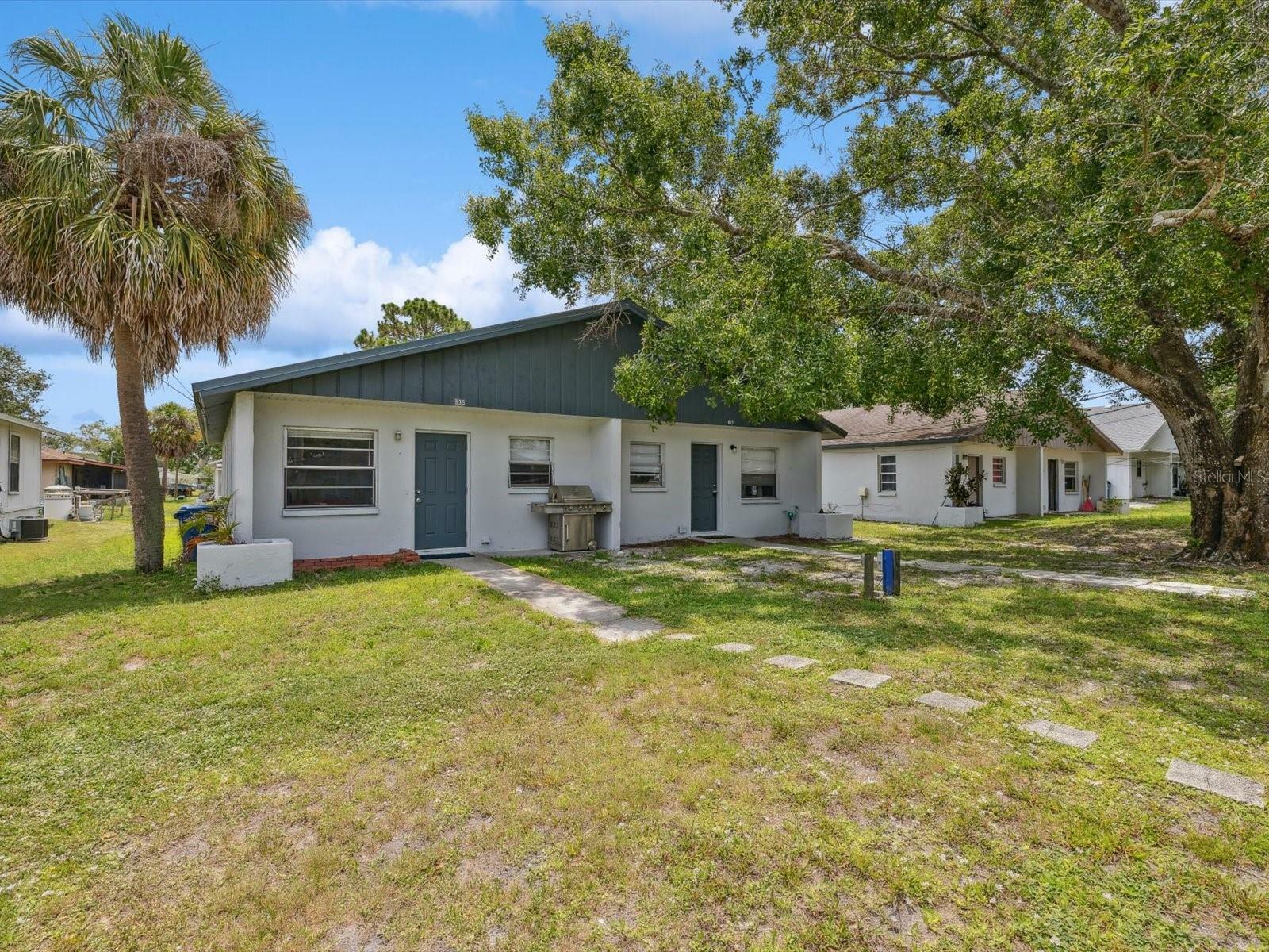 Property Photo:  835 Ponder Avenue  FL 34232 