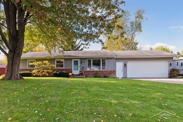 220 Elaine  Saginaw MI 48609 photo