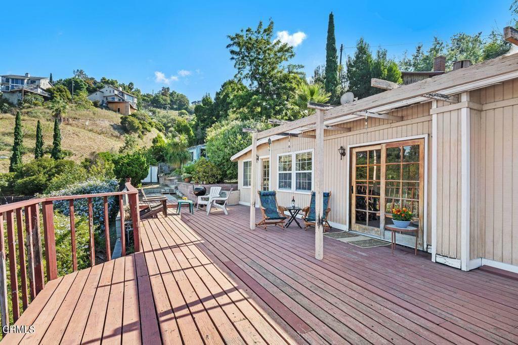 Property Photo: 2553 Crestmoore Place CA 90065