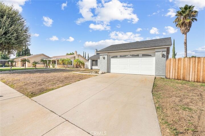 Property Photo:  909 Belinda Lane  CA 92374 