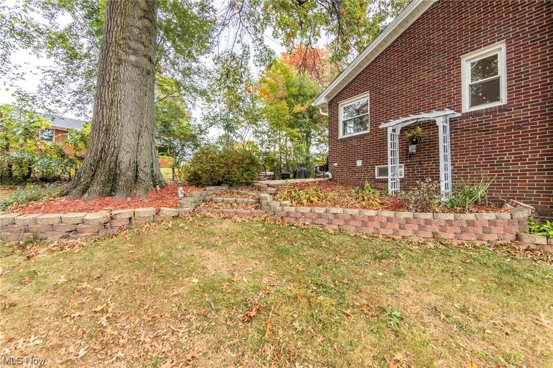 Property Photo:  3937 Greenfield Road  OH 44685 