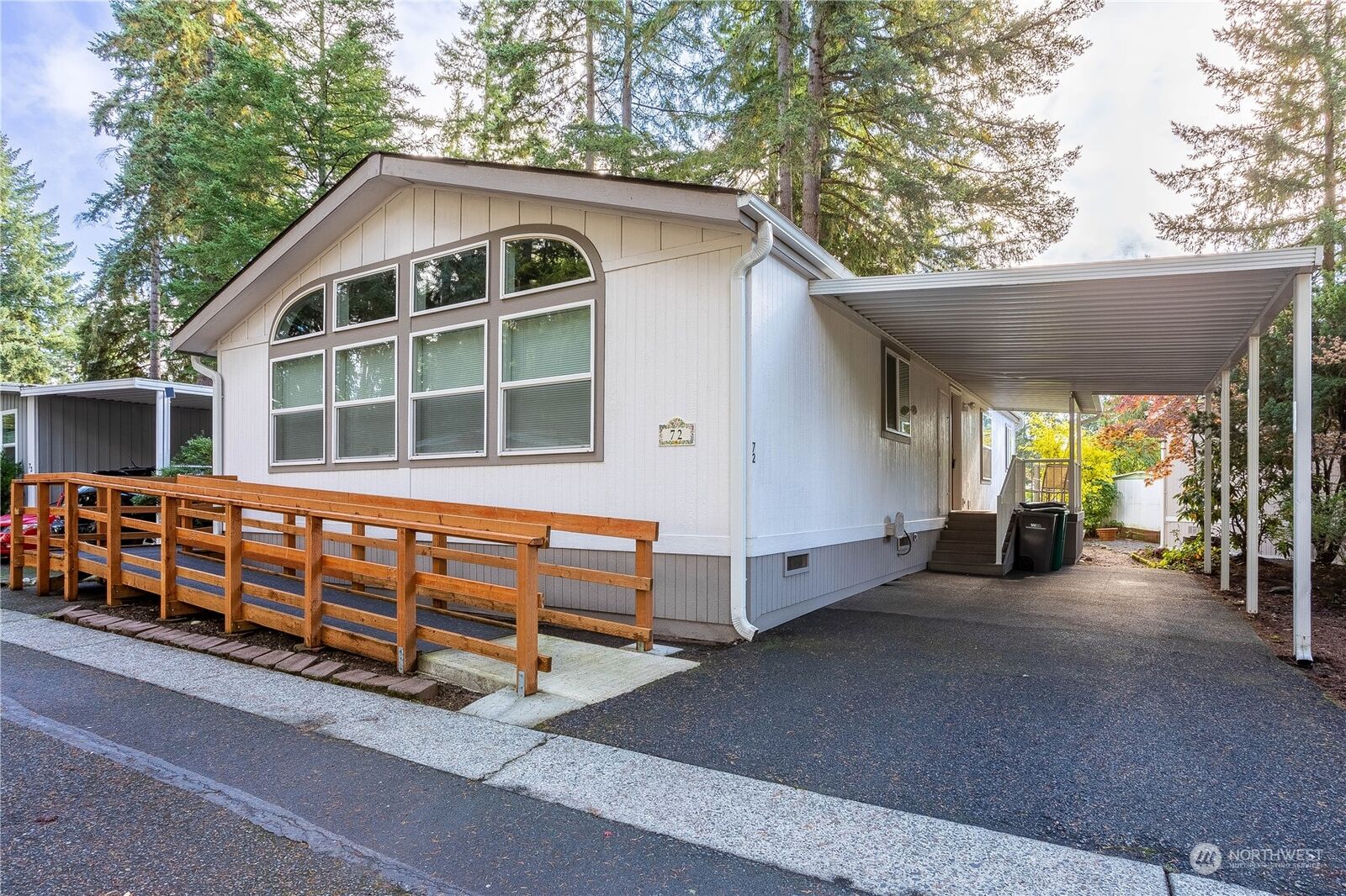 Property Photo:  18425 NE 95th Street 72  WA 98053 