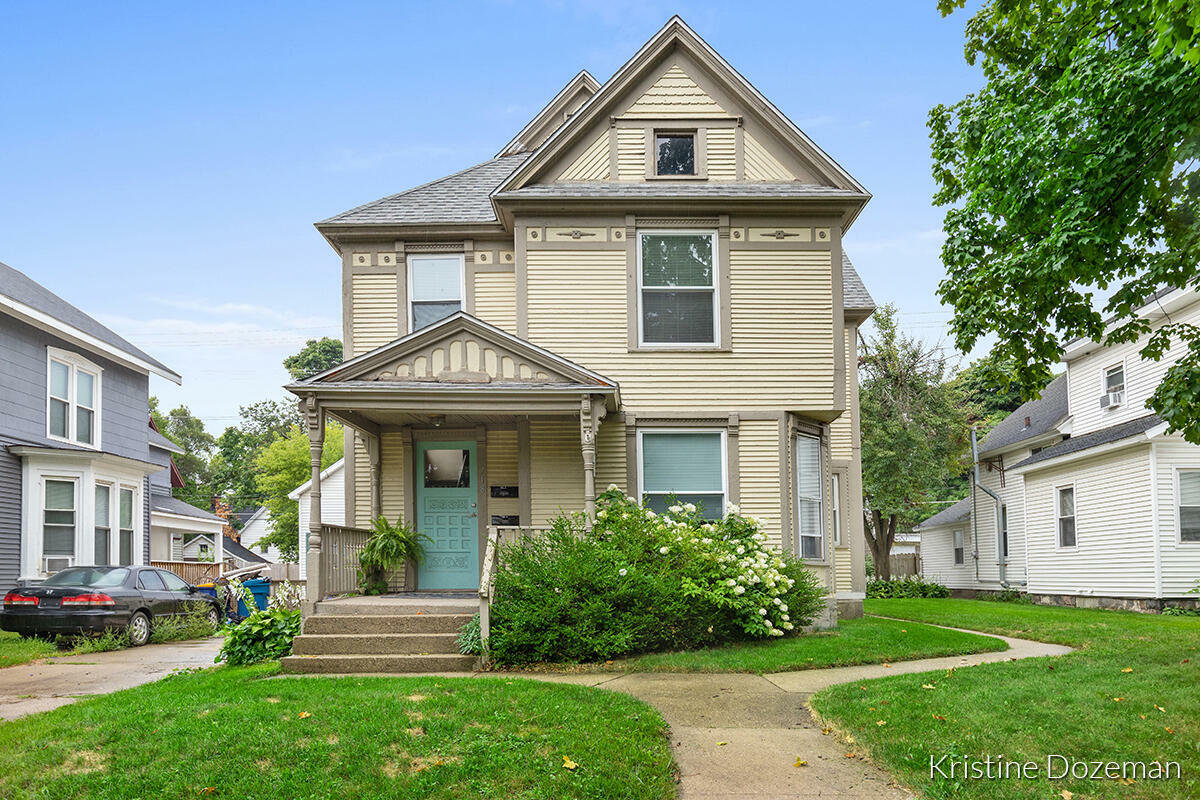 718 Fairview Avenue NE  Grand Rapids MI 49503 photo