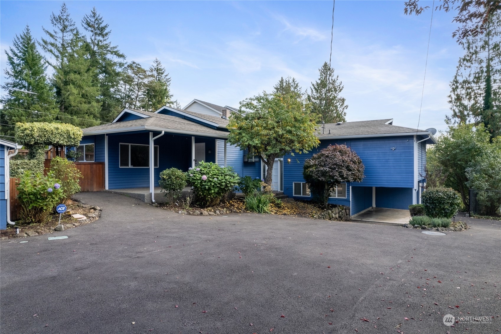 Property Photo:  1102 152nd Street S  WA 98387 