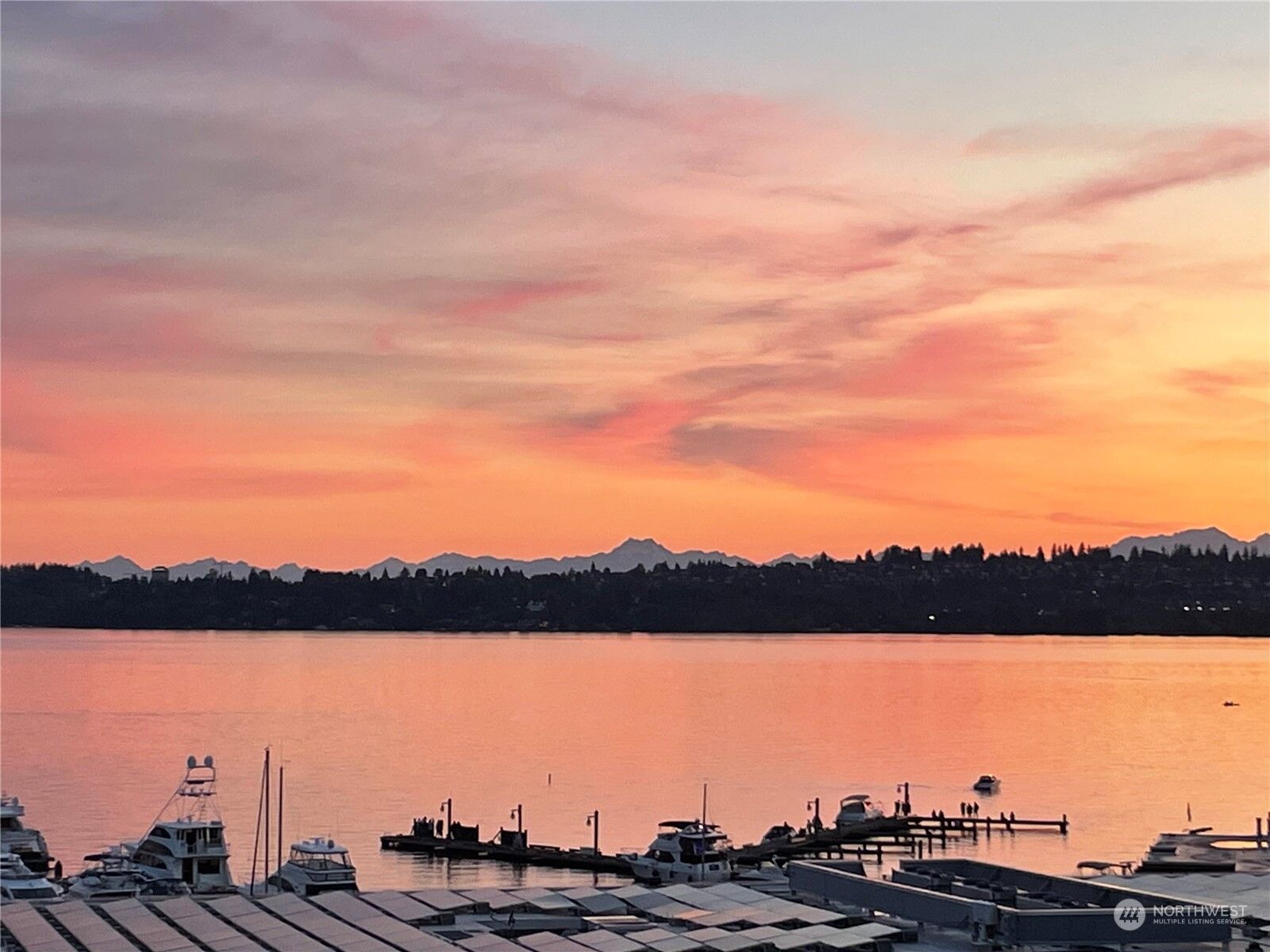 Property Photo:  108 2 Avenue S 301  WA 98033 