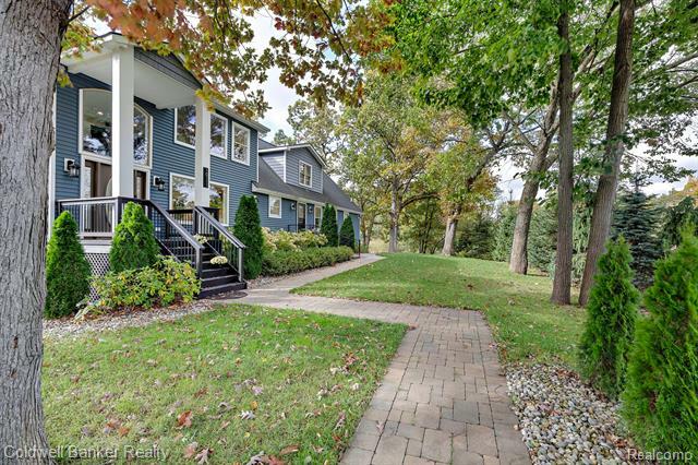 Property Photo: 10111 Cooley Lake Road MI 48382