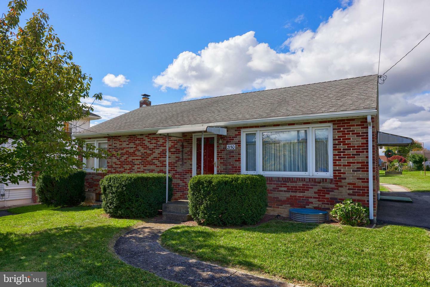 Property Photo:  2150 N Sherman Street  PA 17406 