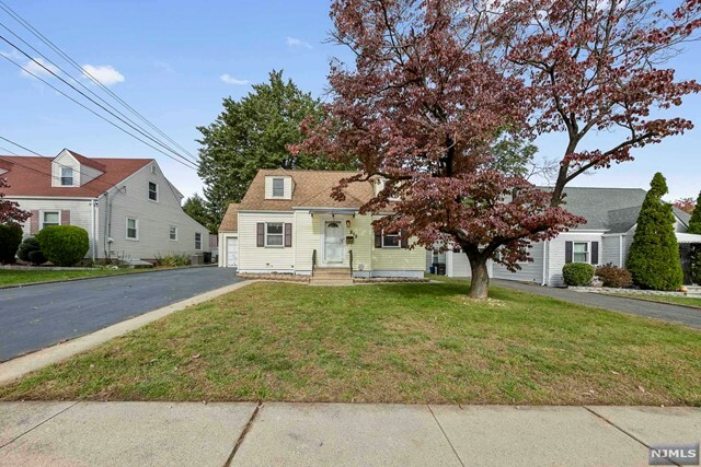 Property Photo:  213 Washington Avenue  NJ 07407 