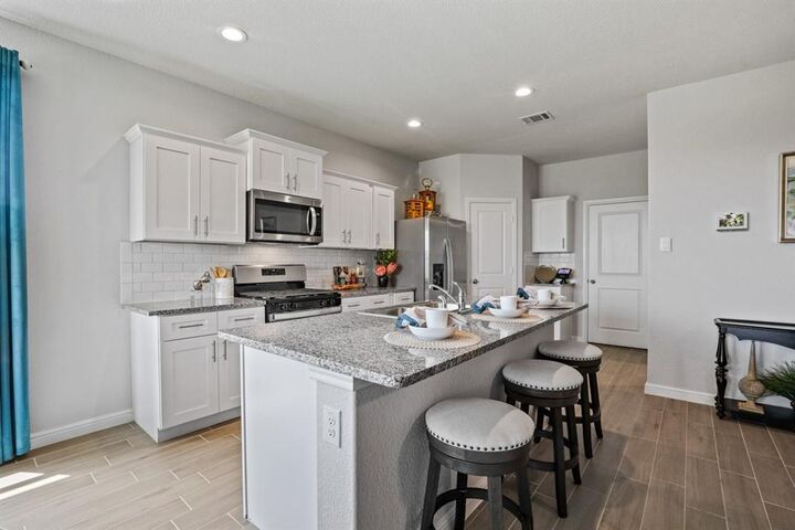 Property Photo:  8913 Boulder Oak Boulevard  TX 76131 