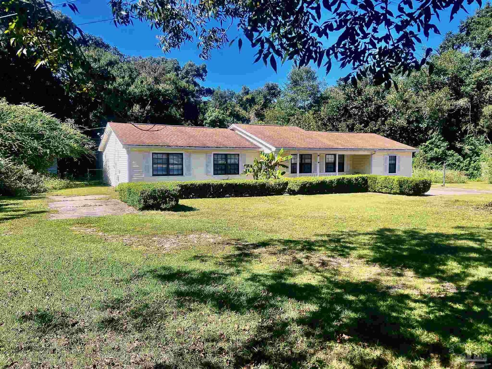 Property Photo:  9531 Bowman Ave  FL 32534 