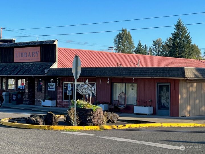 251 Cowlitz Street  Toledo WA 98591 photo