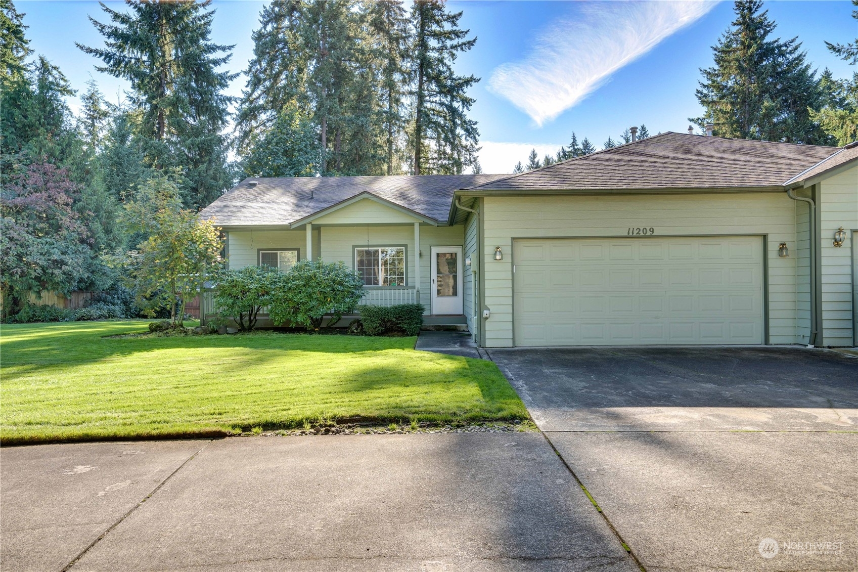 Property Photo: 11209 85th Avenue E WA 98373