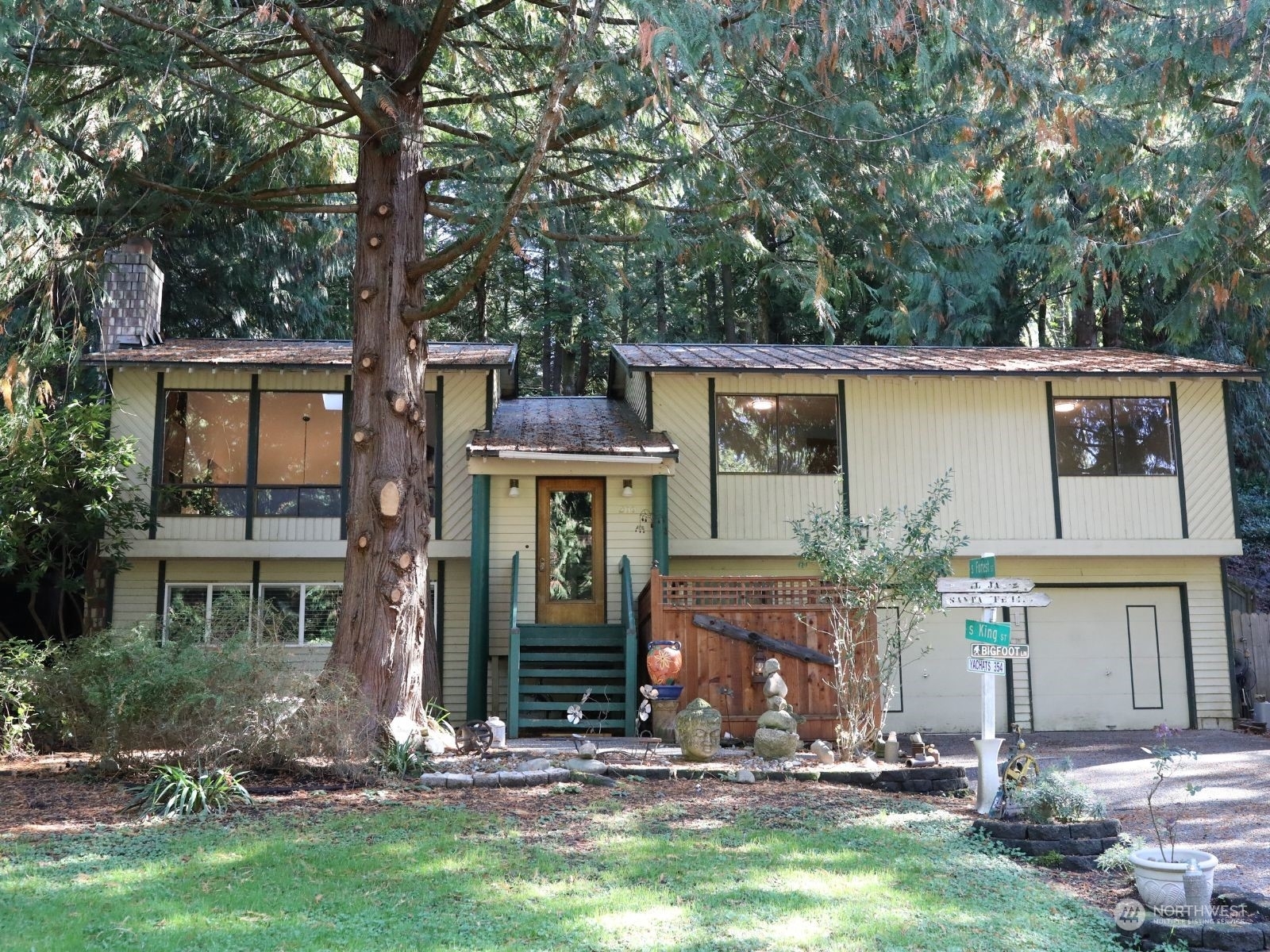 Property Photo:  200 Mt Pilchuck Avenue SW  WA 98027 