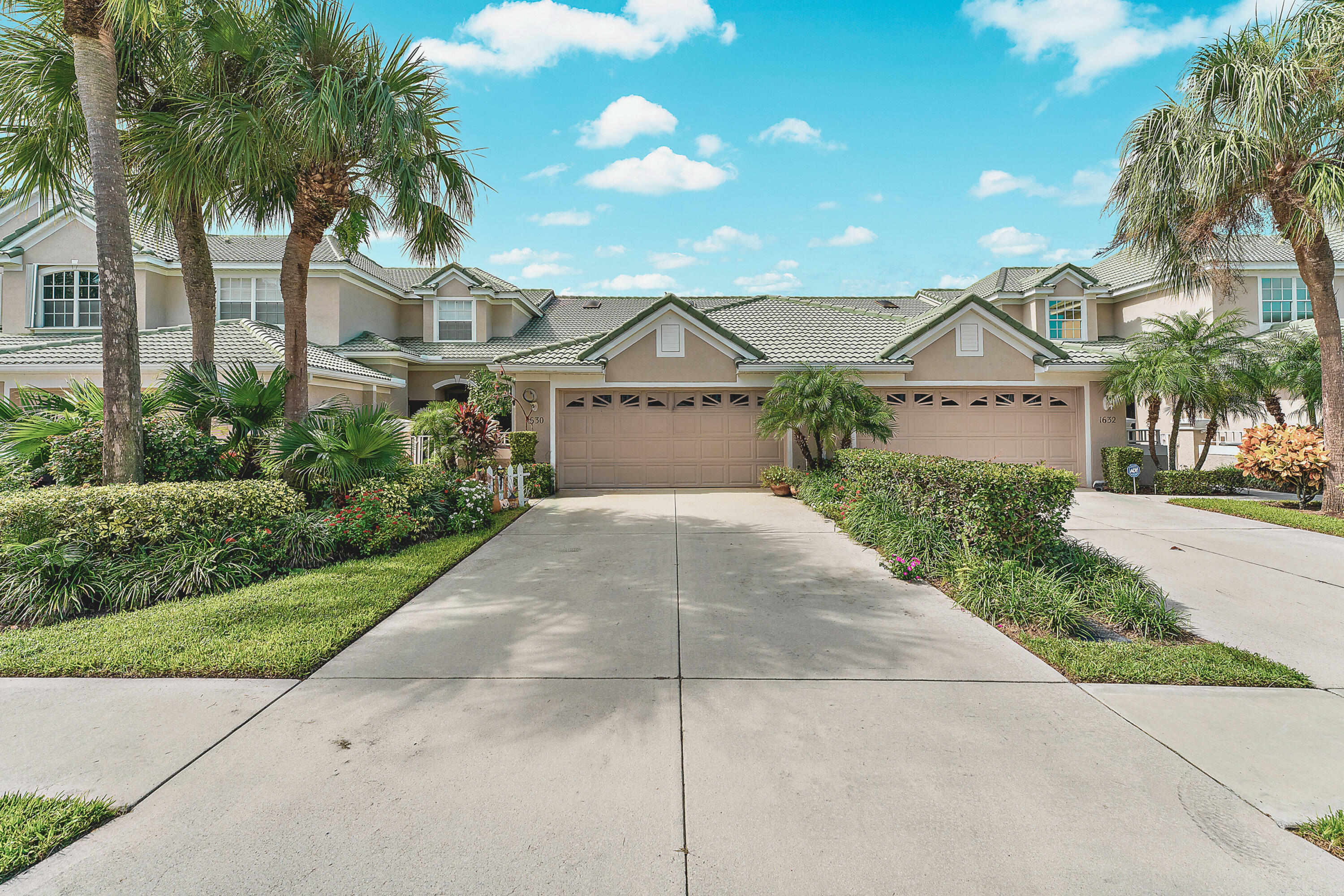 Property Photo:  1630 SW Harbour Isles Circle 87  FL 34986 