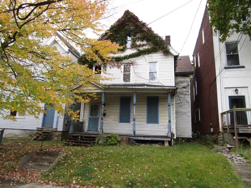 Property Photo:  851 Rebecca Ave  PA 15221 