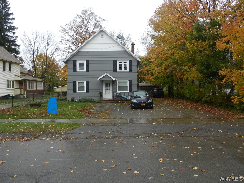 Property Photo:  2044 Kimble Avenue  NY 14111 