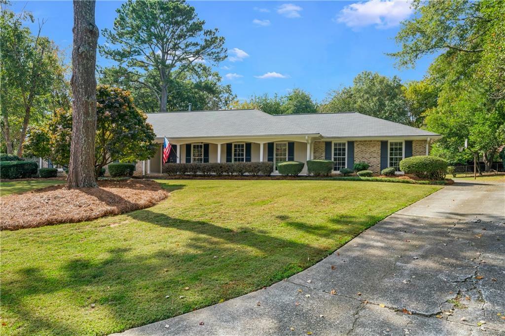 Property Photo:  1100 Chipping Court  GA 30076 