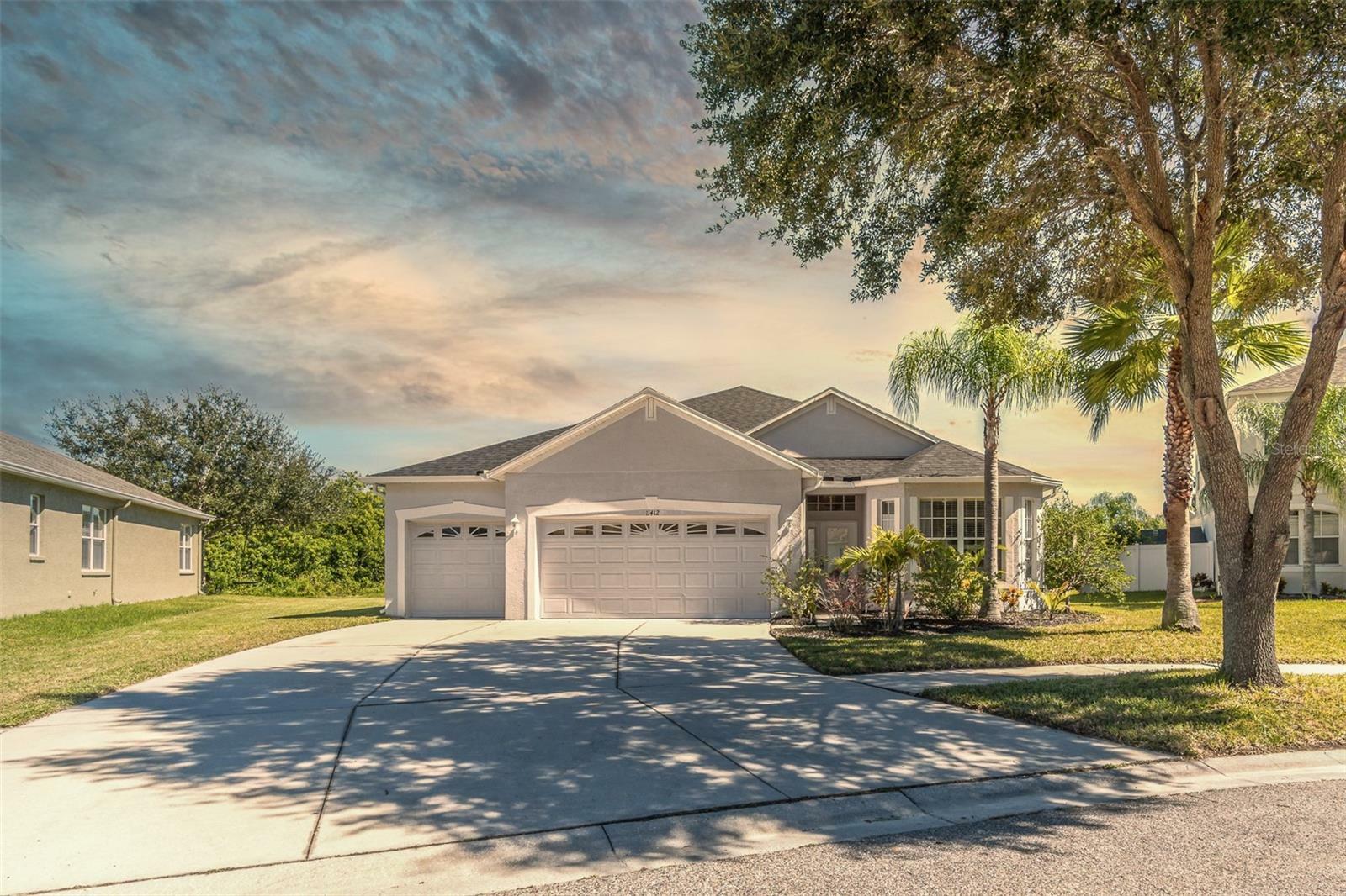 Property Photo:  11412 Callaway Pond Drive  FL 33579 