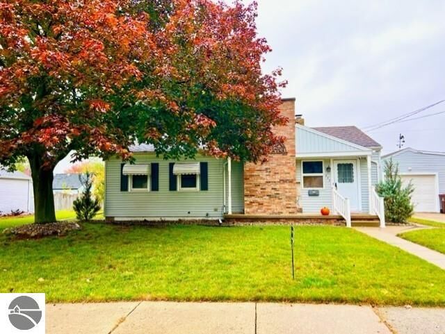 Property Photo:  440 Yale Avenue  MI 48801 