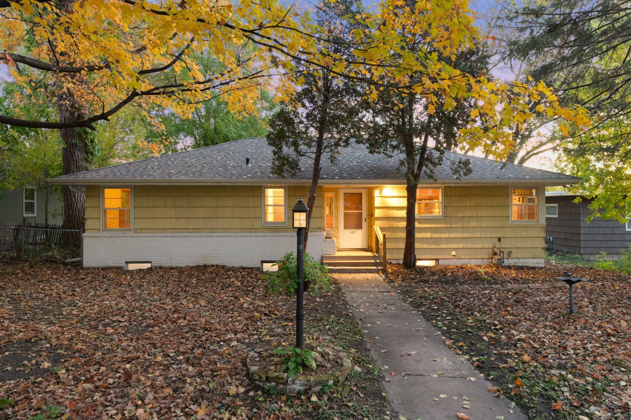 Property Photo:  589 Otis Avenue  MN 55104 