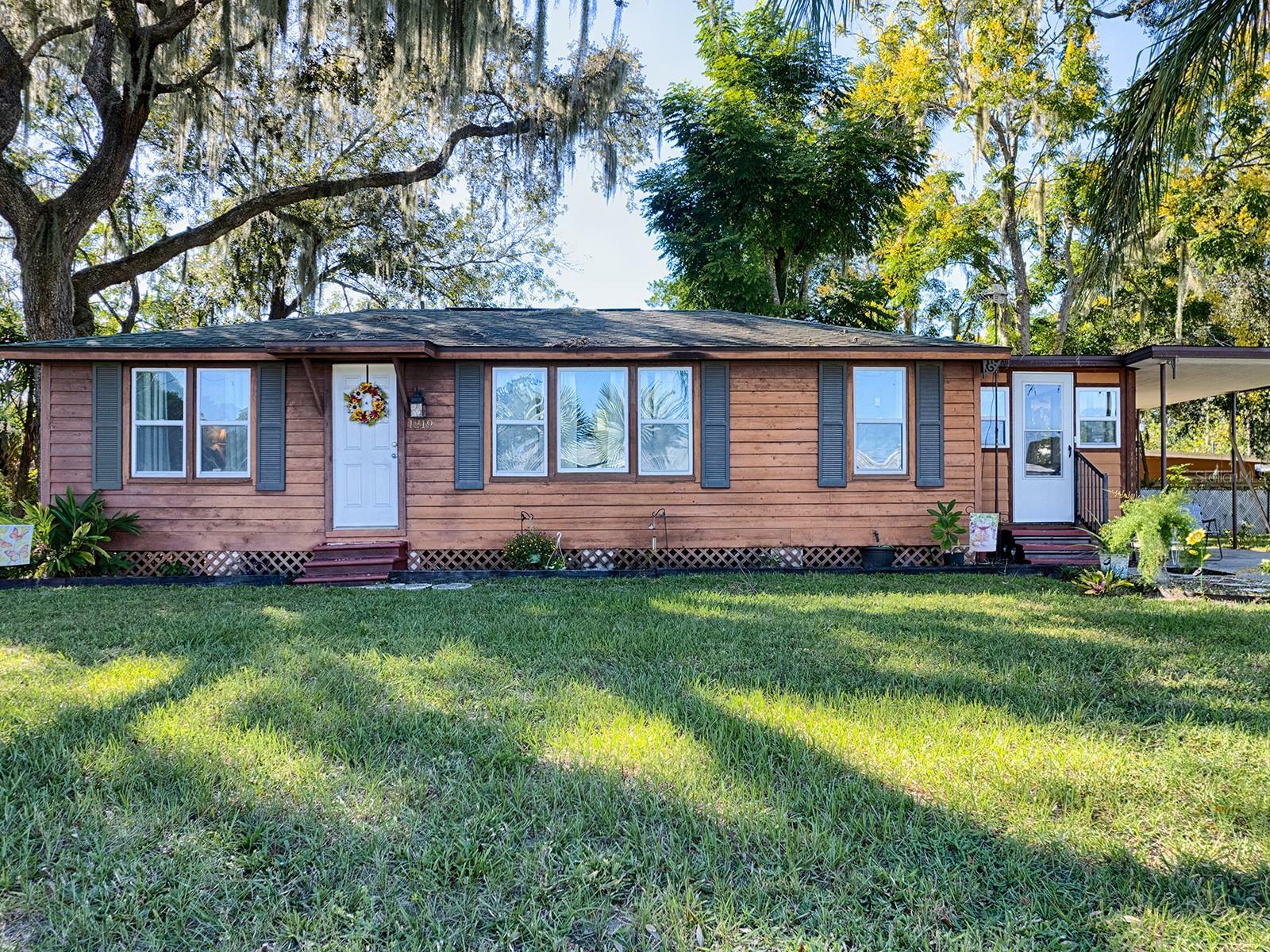 Property Photo:  1219 Lee Street  FL 34748 